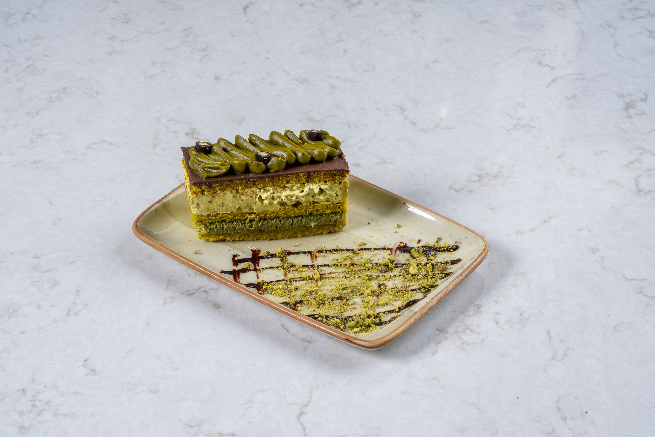 pera dubai cake