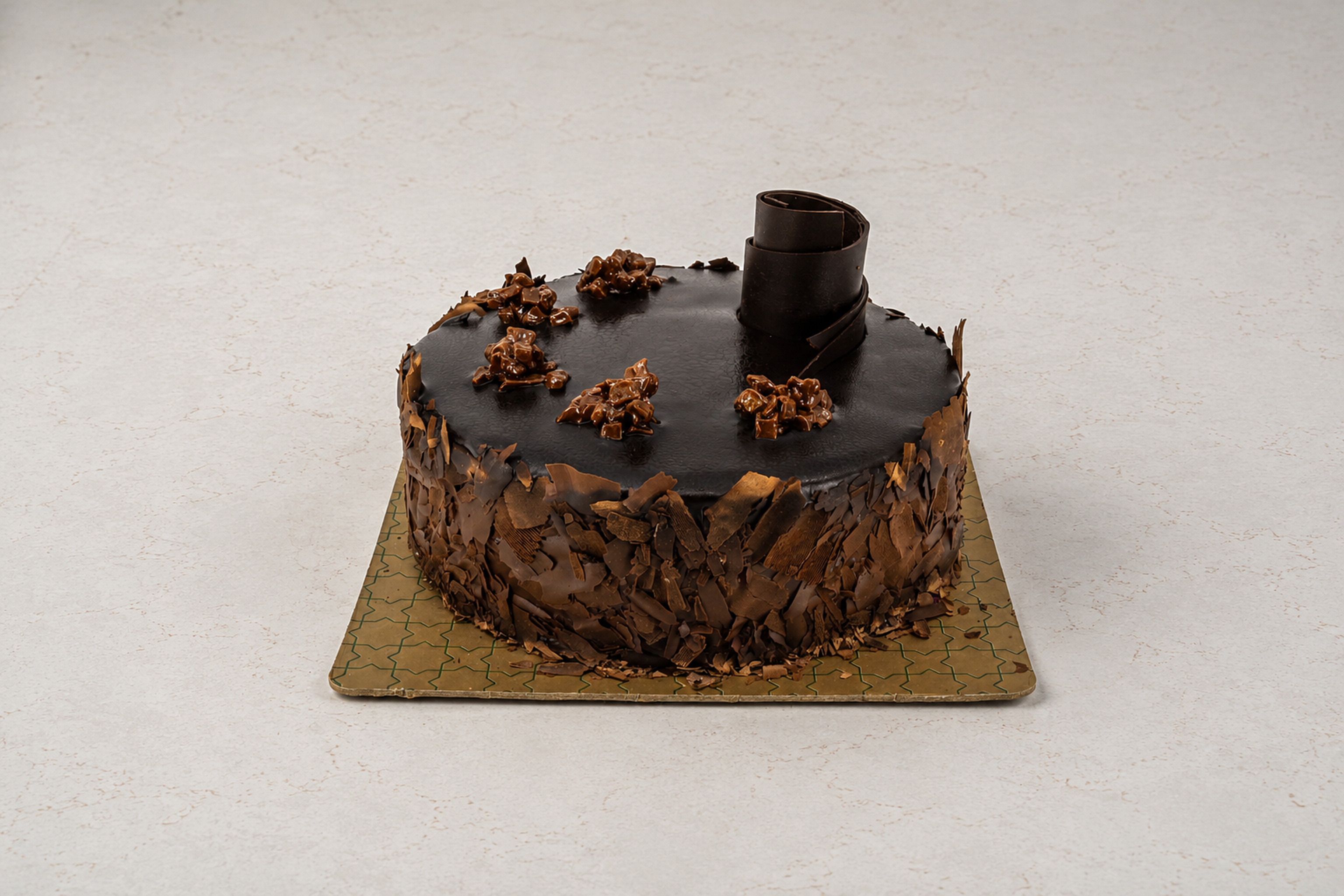large cake (8–10 persons)